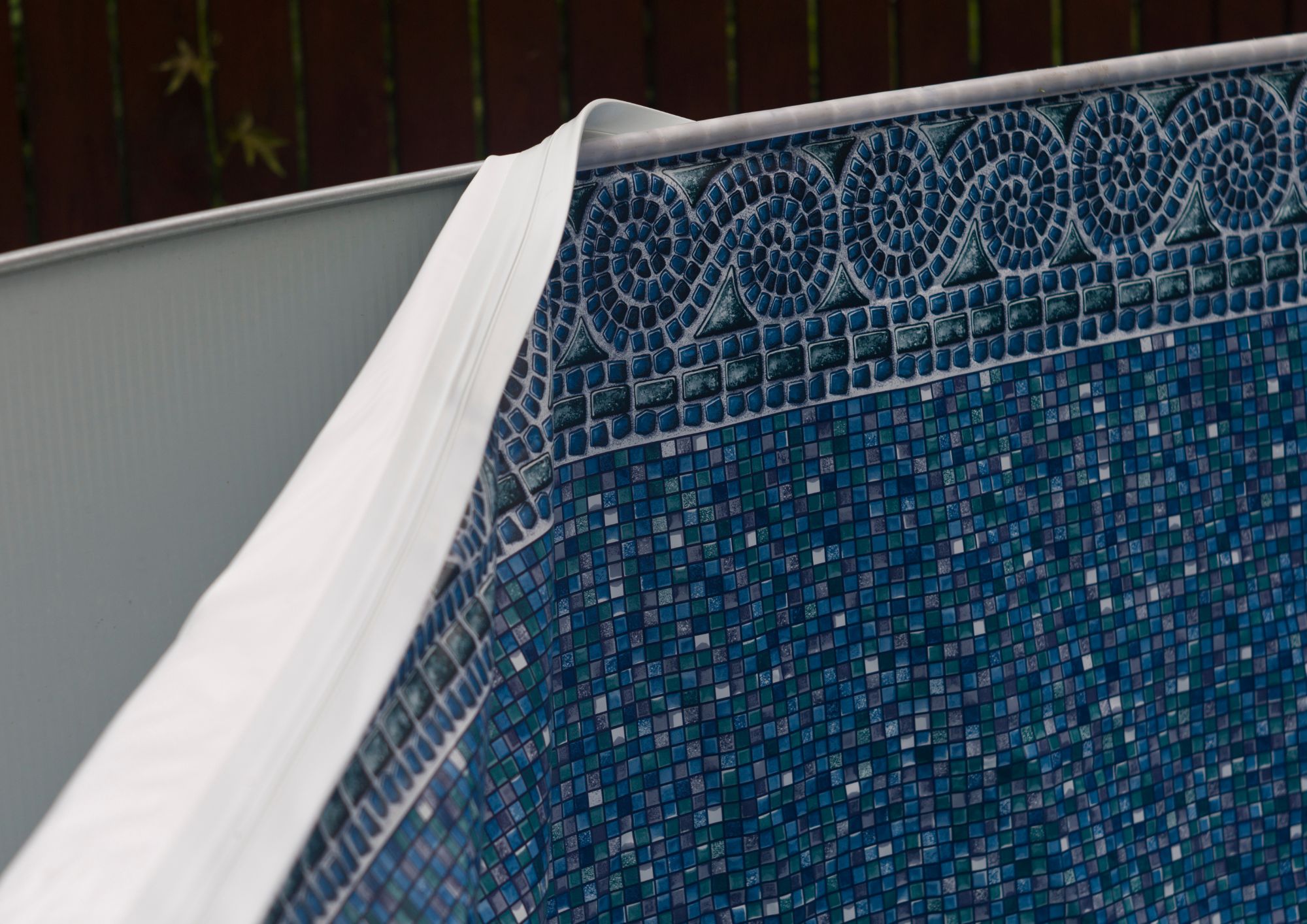 ¿Piscina de Hormigón o Piscina con Liner? Lo que deberías saber antes de construir y evitar costos ocultos